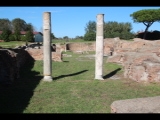 04906 ostia - regio i - insula xvii - terme del mitra (i,xvii,2) - blick ri norden - raum b - raum d - raum e - raum f - apsis raum g.jpg